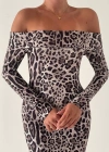 Kadın Madonna Yaka Dalgıç Kumaş Leopar Desen Maxi Boy Derin Yırtmaçlı Elbise