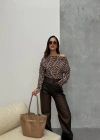 Kadın Leopar Desenli Düşük Omuzlu Bluz