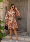 Kadın Kısa Balon Kollu Yuvarlak Yakalı Pileli Desenli Mini Elbise