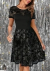 Kadın Kısa Kollu Bisiklet Yaka Tül Flok Baskı Detaylı Elbise