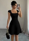 Kadın Kısa Kollu Kare Yakalı Kısa Ithal Krep Elbise