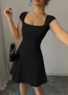 Kadın Kısa Kollu Kare Yakalı Kısa Ithal Krep Elbise
