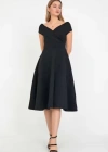 Kadın Kısa Kollu Kruvaze Yaka Eteği Volanlı Krep Elbise