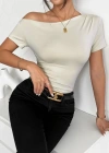 Kadın Kısa Kollu Tek Omuzu Açık Büzgülü Viskon Bluz