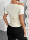 Kadın Kısa Kollu Tek Omuzu Açık Büzgülü Viskon Bluz