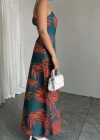 Kadın Tek Omuzlardan Açık Yırtmaçlı Uzun Desenli Elbise