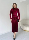 Kadın Uzun Kollu Büzgü Detay Kadife Kumaş Midi Boy Elbise
