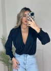 Kadın Uzun Kollu Dökümlü Kruvaze Yaka Kol Ucu Gipeli Sandy Bluz