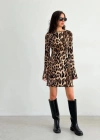 Kadın Uzun Kollu ırtı Açık Bağlamalı eopar Desenli Kısa Dalgıç Elbise