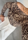 Kadın Uzun Kollu Kayık Yaka Detay Leopar Desen Bluz