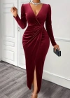 Kadın Uzun Kollu Kruvaze Yaka önünden çapraz Detaylı Uzun Kadife Elbise