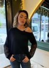 Kadın Uzun Kollu Tek Omuzu Açık Askılı Toka Ve Dantel Detay Viskon Iki Iplik Bluz
