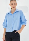 Kol Detaylı Mavi Crop Gömlek 20246