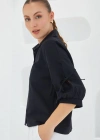 Kol Detaylı Siyah Crop Gömlek 20246