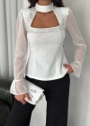 Kolları Şifon Göğüste İnci Boncuk Detaylı Bluz  Beyaz