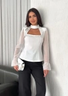 Kolları Şifon Göğüste İnci Boncuk Detaylı Bluz  Beyaz