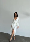 KRUVAZE BROŞ DETAYLI ELBİE  Beyaz
