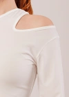 Omuz Dekolte Detaylı Beyaz Bluz