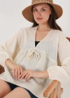 Önü Bağcıklı Uzun Kol Bluz 946  Krem