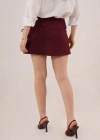 Önü Piliseli Yandan Bağlama Detaylı Bordo Mini Şort Etek
