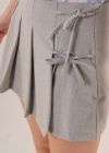 Önü Piliseli Yandan Bağlama Detaylı Gri Mini Şort Etek
