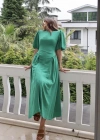 Yeşil Arkadan Bağlamalı Büzgülü Keten Elbise
