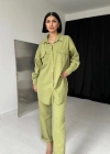 Yeşil Gömlek Ve Çıtçıtlı Pantolon Takım