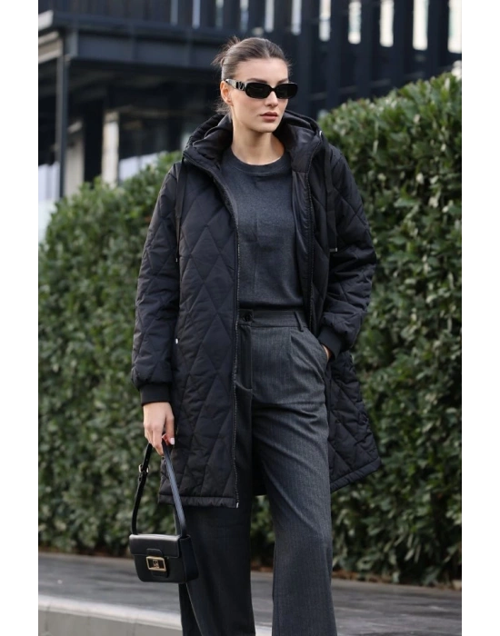 51 Kapitone Uzun Şişme Mont  Siyah