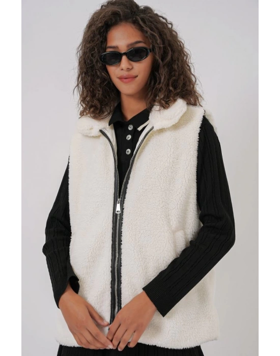 6793 Peluş Yelek  Beyaz