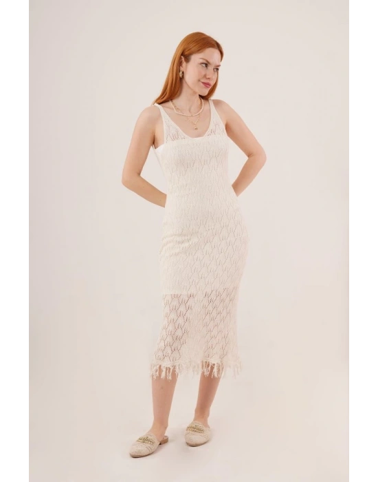 Ajurlu V Yaka Püskül Detaylı Krem Elbise