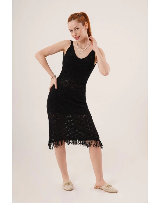 Ajurlu V Yaka Püskül Detaylı Siyah Elbise