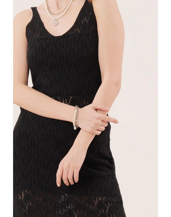 Ajurlu V Yaka Püskül Detaylı Siyah Elbise