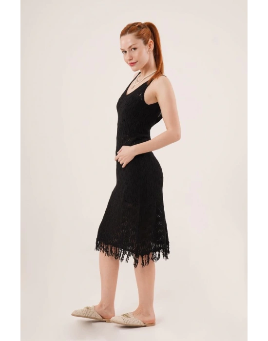 Ajurlu V Yaka Püskül Detaylı Siyah Elbise