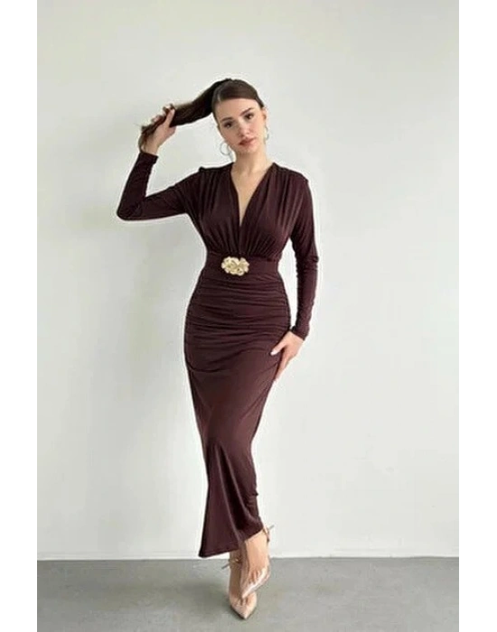 Aksesuarlı Kemerli Drapeli Uzun Elbise