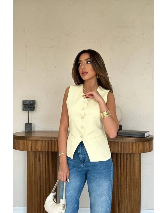 Sarı Belden Oturtma Detaylı Düğmeli Yelek