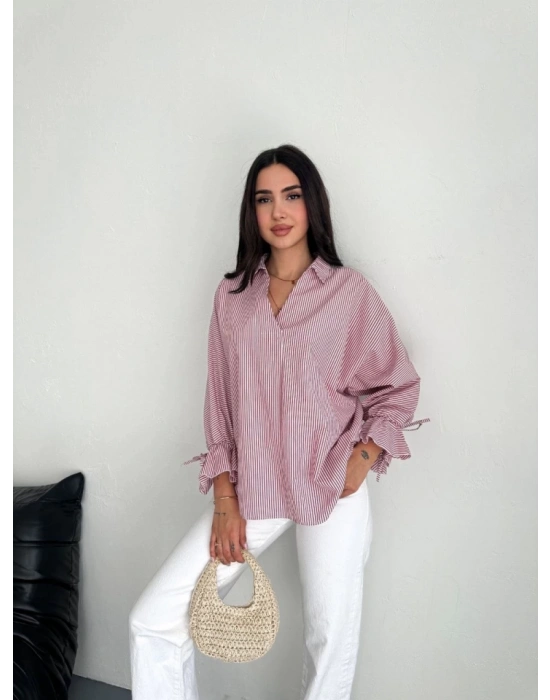 Arkası Asimetrik Yırtmaç Kesim Detaylı Cizgili Bluz Gömlek  Bordo