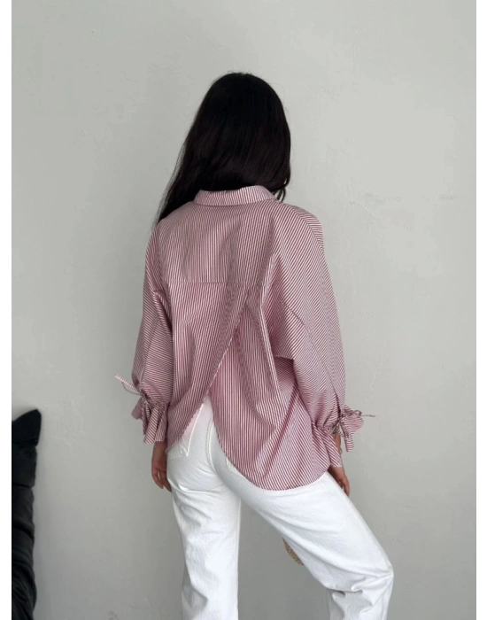 Arkası Asimetrik Yırtmaç Kesim Detaylı Cizgili Bluz Gömlek  Bordo