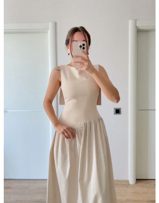 Arkası Kanatlı Uzun Elbise Bej