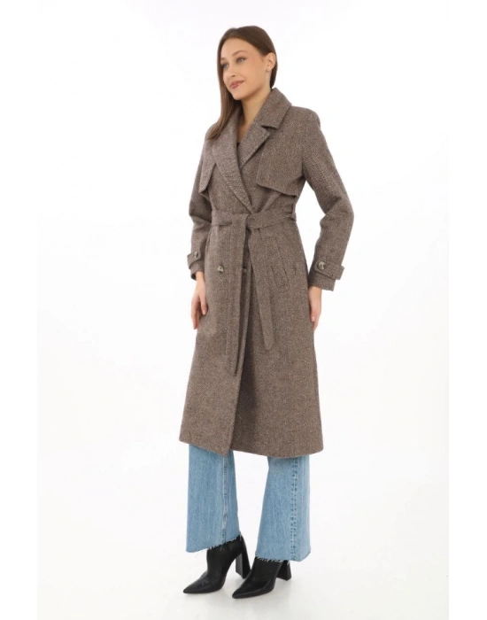 Balık Sırtı Yünlü Dokuma Kaşe Kaban – Kruvaze Yaka, Kuşaklı, Cepli, Astarlı Uzun Boy Tesettür Şık Kışlık Kaşe Kaban odeli  Vizon