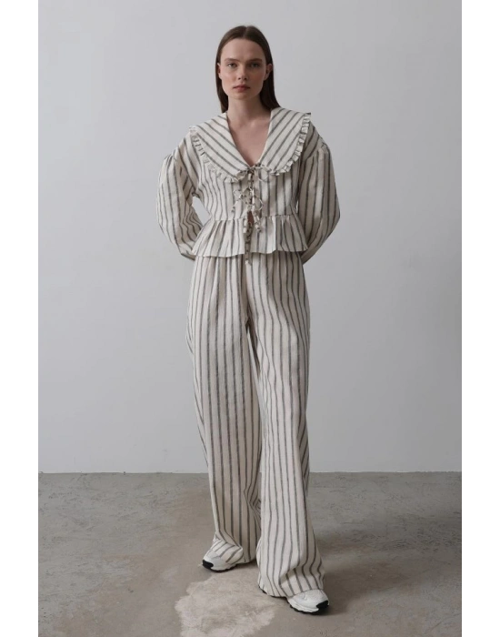 Bebe Yakalı Önü Bağlamalı Takım  Natür