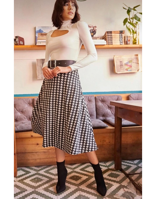 Beli astikli Kazayağı Desen Süet Scuba Etek.