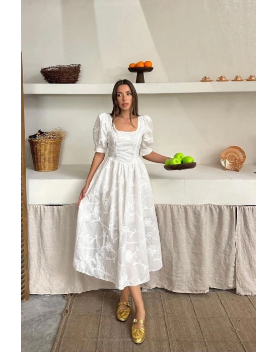 Beyaz Balon Kollu Brode Elbise