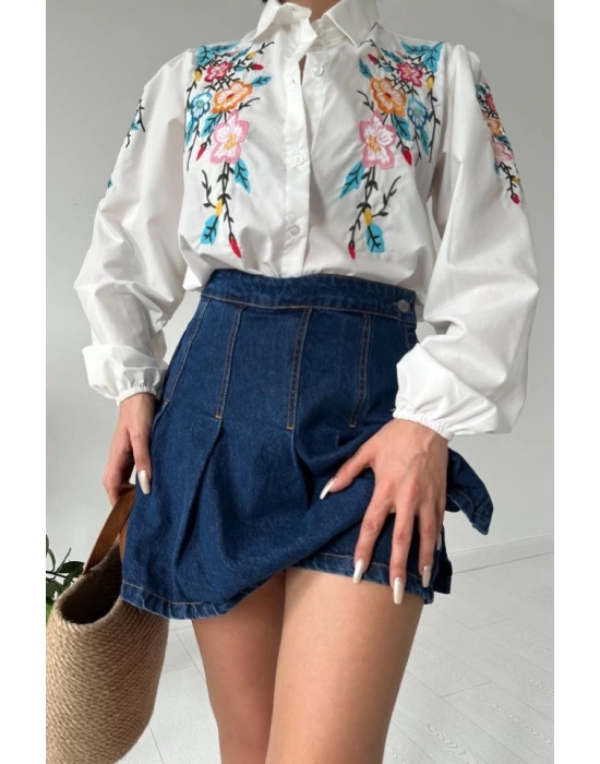 Beyaz Çiçek Nakışlı Gömlek