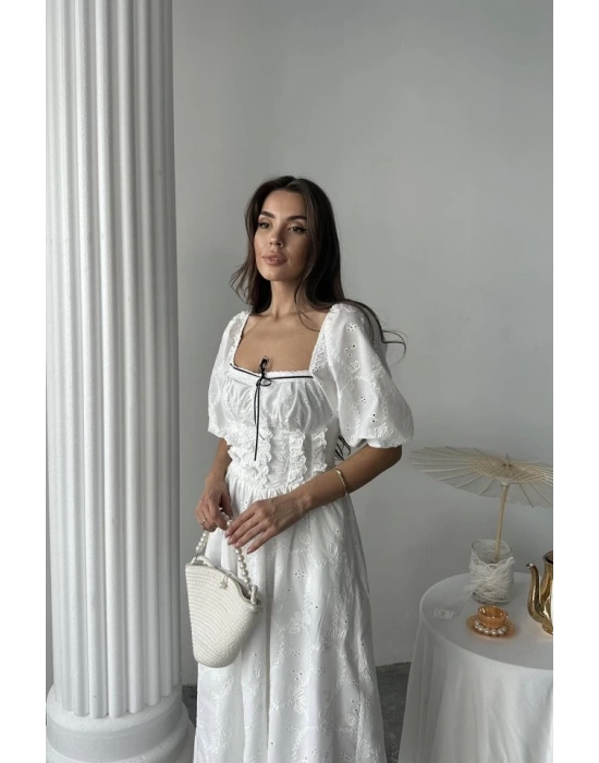 Beyaz Dantel Detaylı Brode Elbise