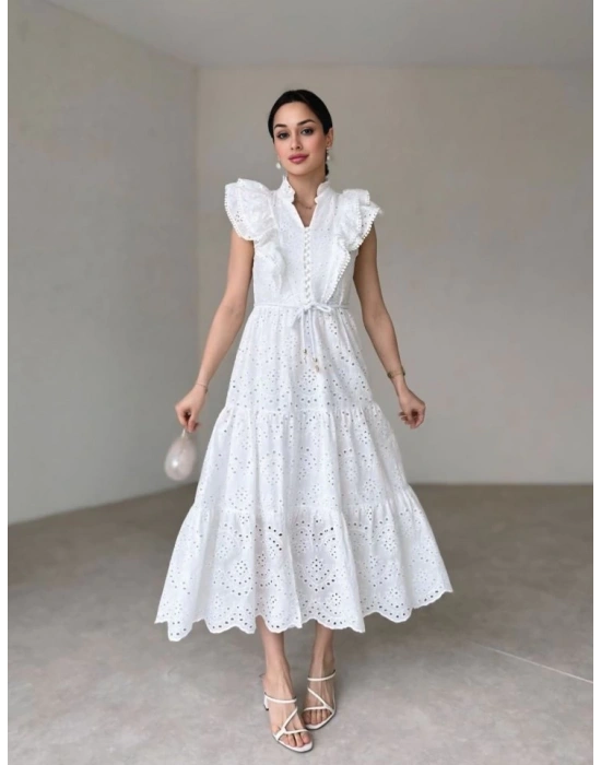 Beyaz Fırfırlı Düğmeli Elbise