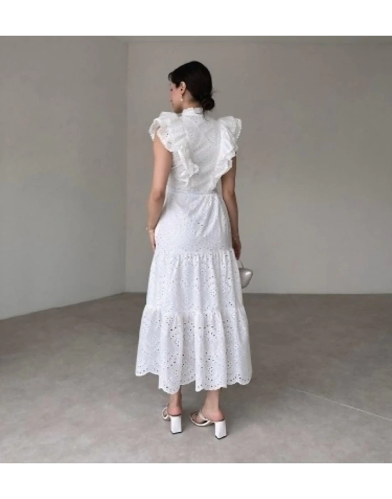 Beyaz Fırfırlı Düğmeli Elbise