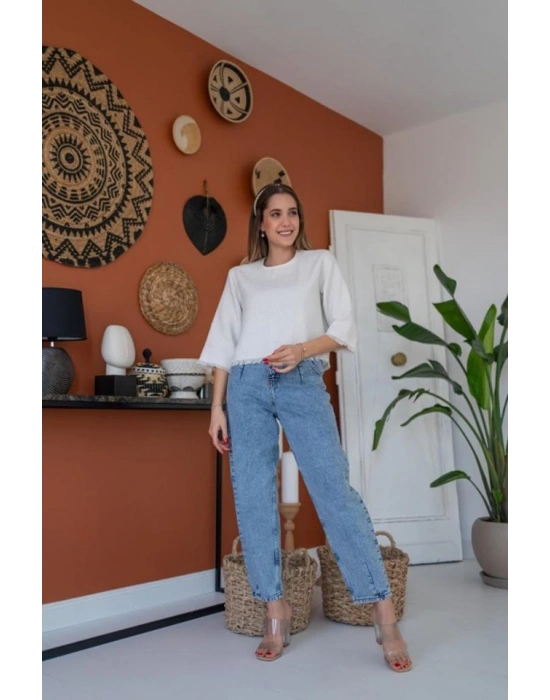 Beyaz Püskül Detaylı Bluz