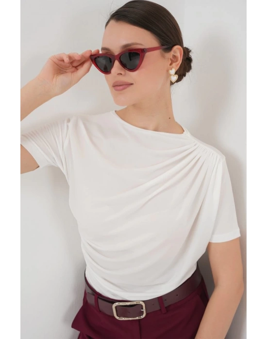 Büzgü Detaylı Kısa Kol Sandy Bluz 945  Beyaz