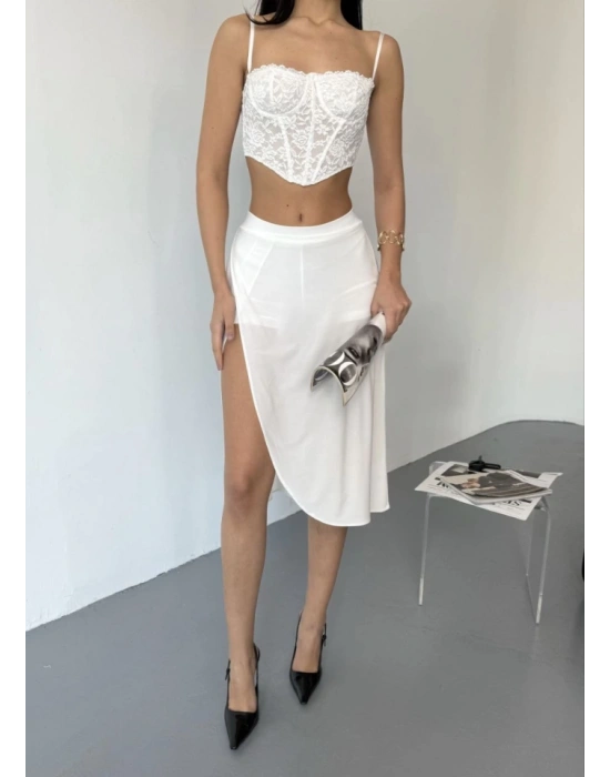 Çepli Şortlu Yırtmaçlı Etek  Beyaz