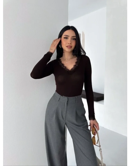 Dantel Detaylı V Yaka Arkası V Yaka Kaşmir Dokulu Uzun Kollu Bluz  iyah